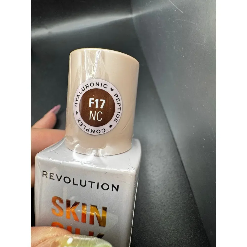 NWT Revolution Skin Silk Serum Foundation F17NC SEALED